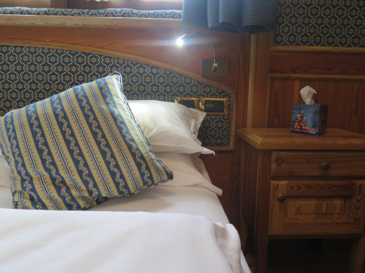 Chambres Mont Cervin เบรยล์-แชร์วิเนีย ภายนอก รูปภาพ