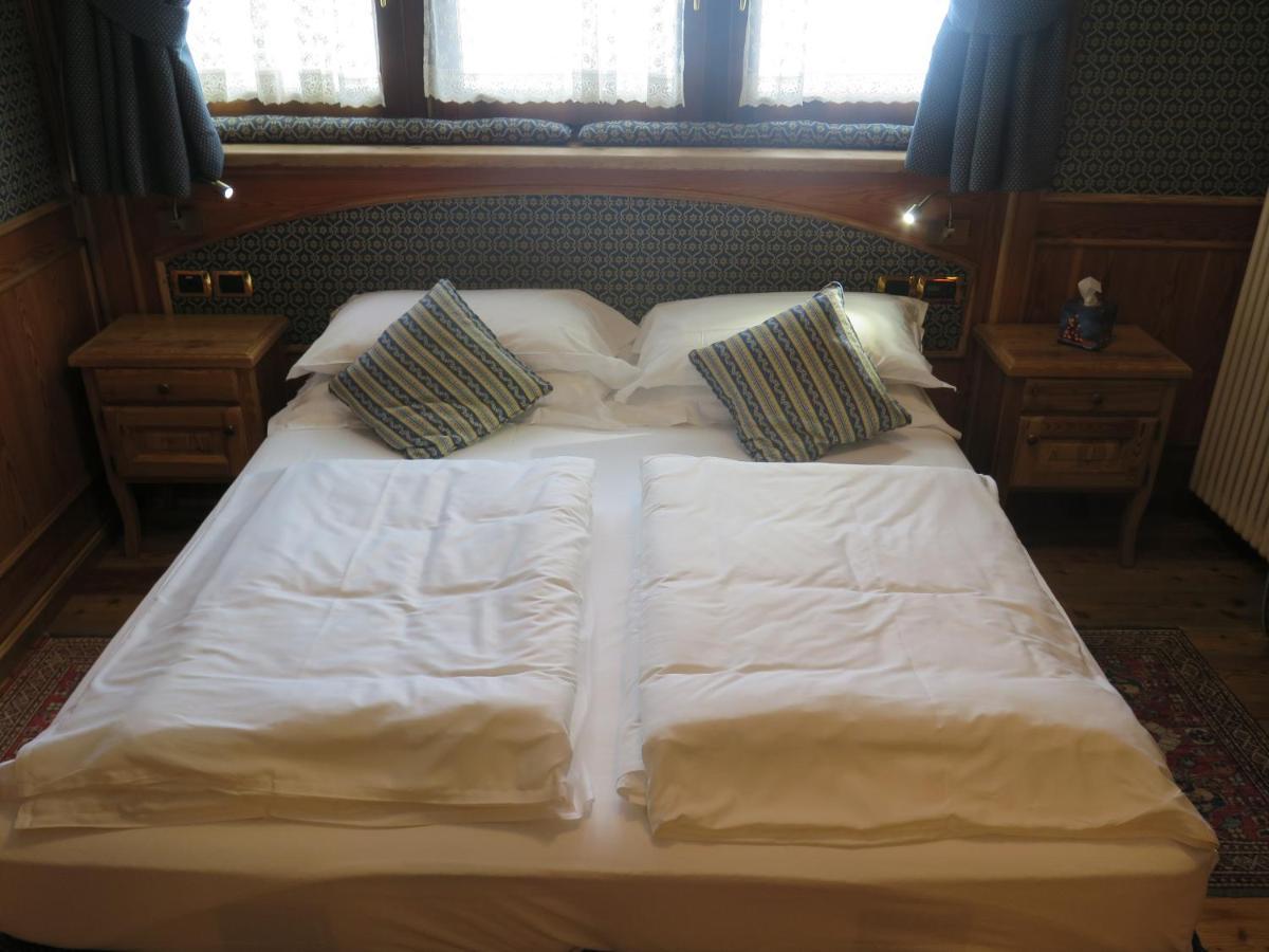 Chambres Mont Cervin เบรยล์-แชร์วิเนีย ภายนอก รูปภาพ