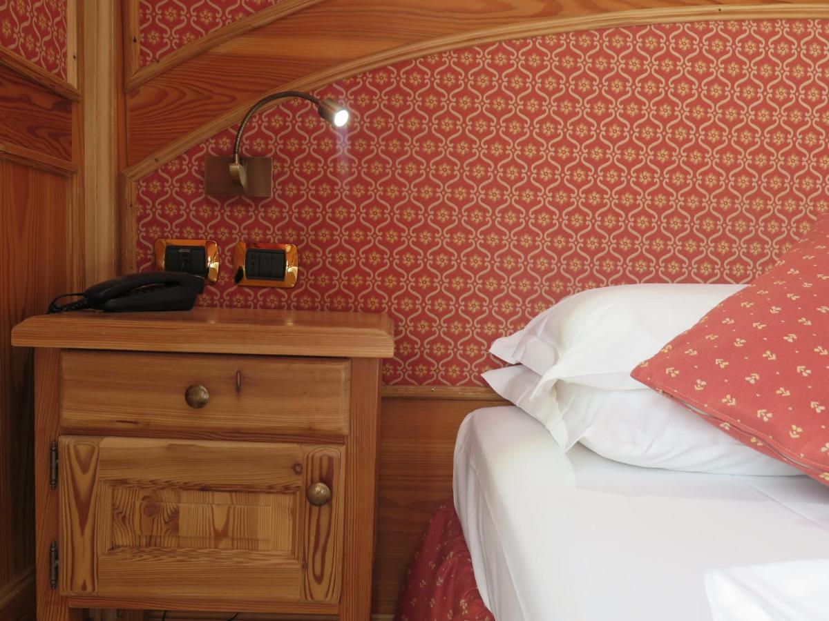 Chambres Mont Cervin เบรยล์-แชร์วิเนีย ภายนอก รูปภาพ