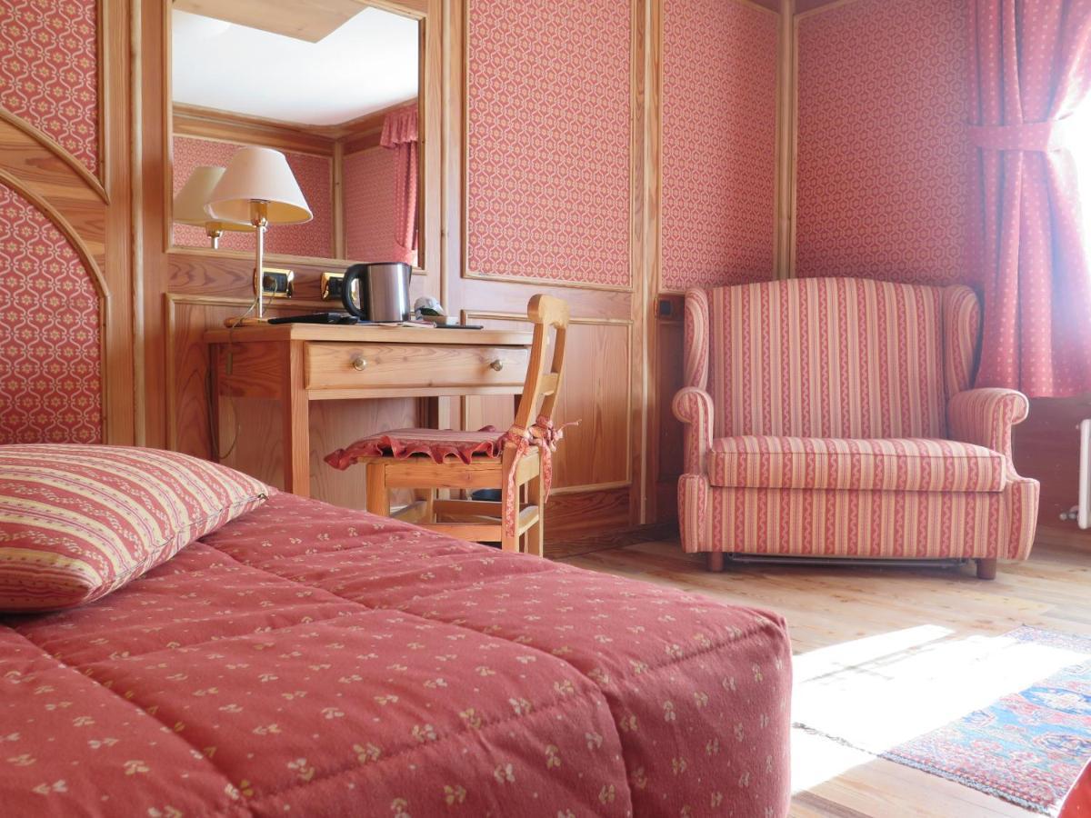 Chambres Mont Cervin เบรยล์-แชร์วิเนีย ภายนอก รูปภาพ