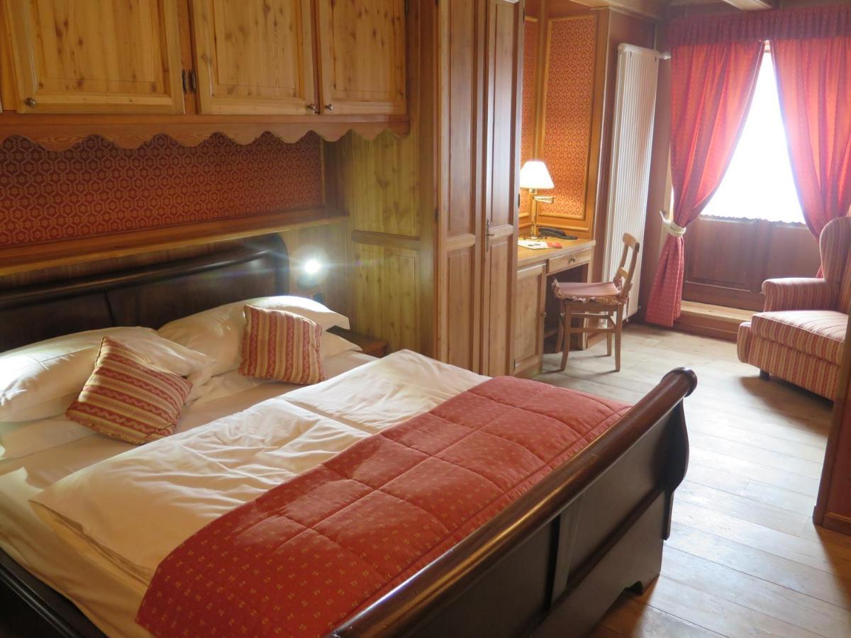 Chambres Mont Cervin เบรยล์-แชร์วิเนีย ภายนอก รูปภาพ