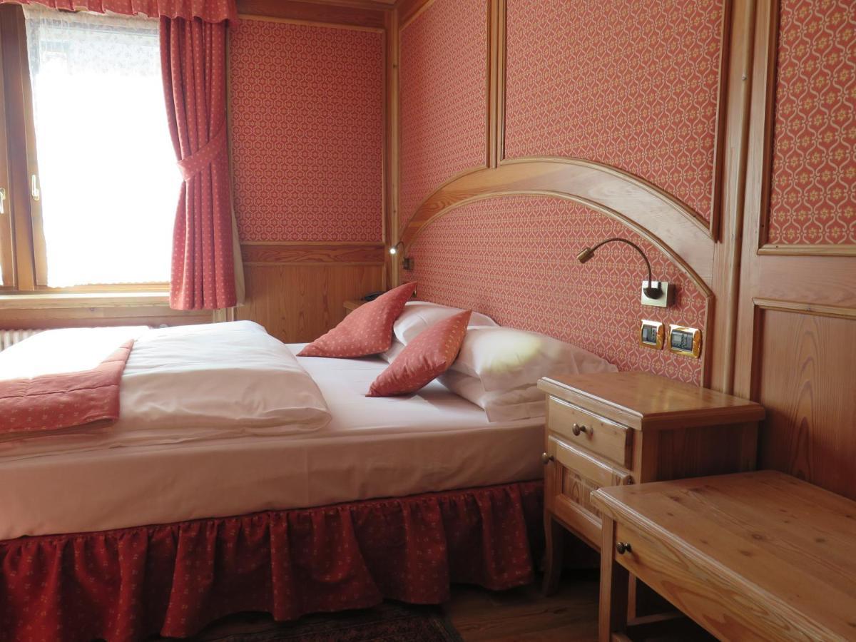 Chambres Mont Cervin เบรยล์-แชร์วิเนีย ภายนอก รูปภาพ