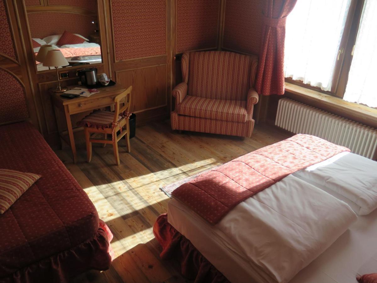 Chambres Mont Cervin เบรยล์-แชร์วิเนีย ภายนอก รูปภาพ