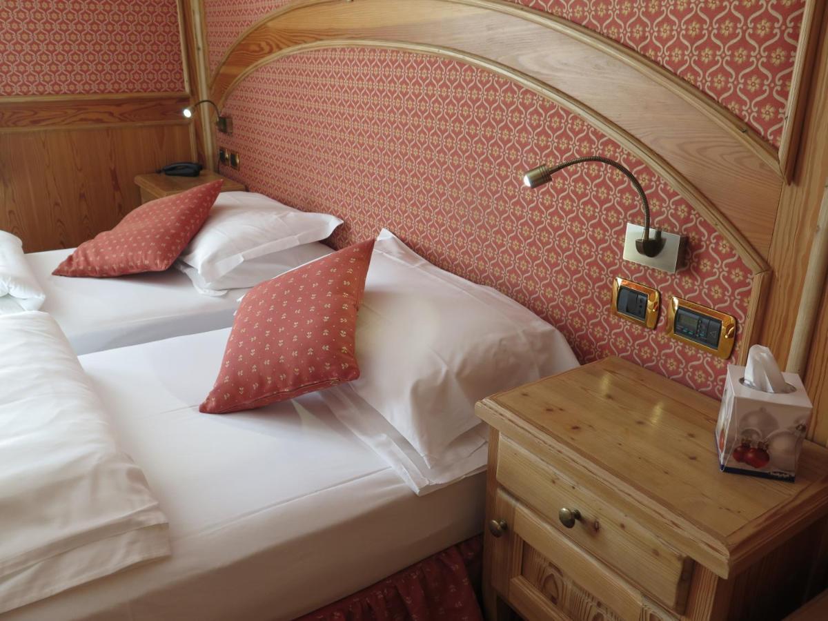 Chambres Mont Cervin เบรยล์-แชร์วิเนีย ภายนอก รูปภาพ