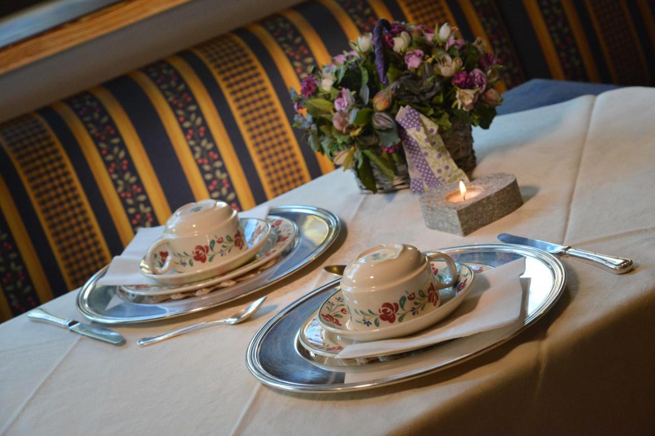Chambres Mont Cervin เบรยล์-แชร์วิเนีย ภายนอก รูปภาพ